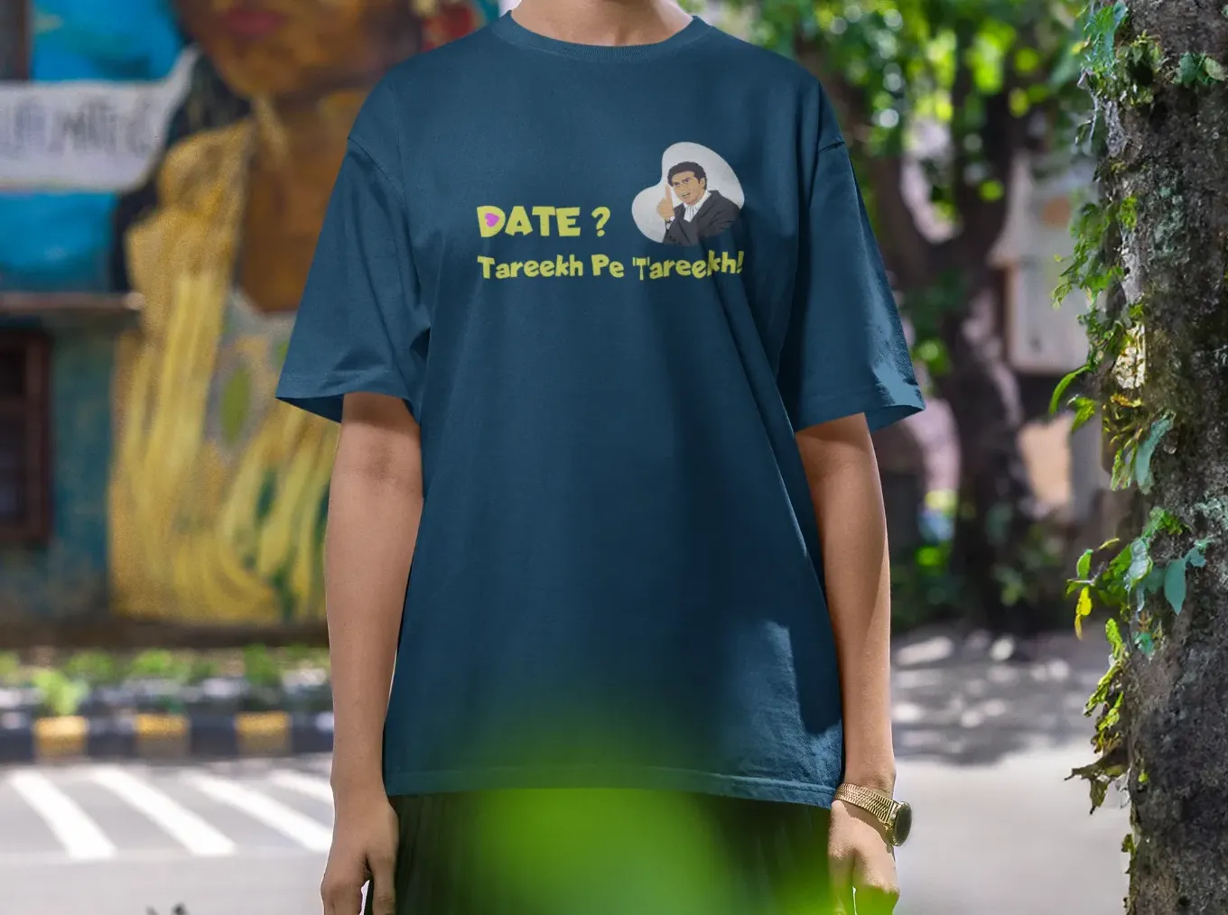 Date? Tareekh pe Tareekh Oversized T-Shirt