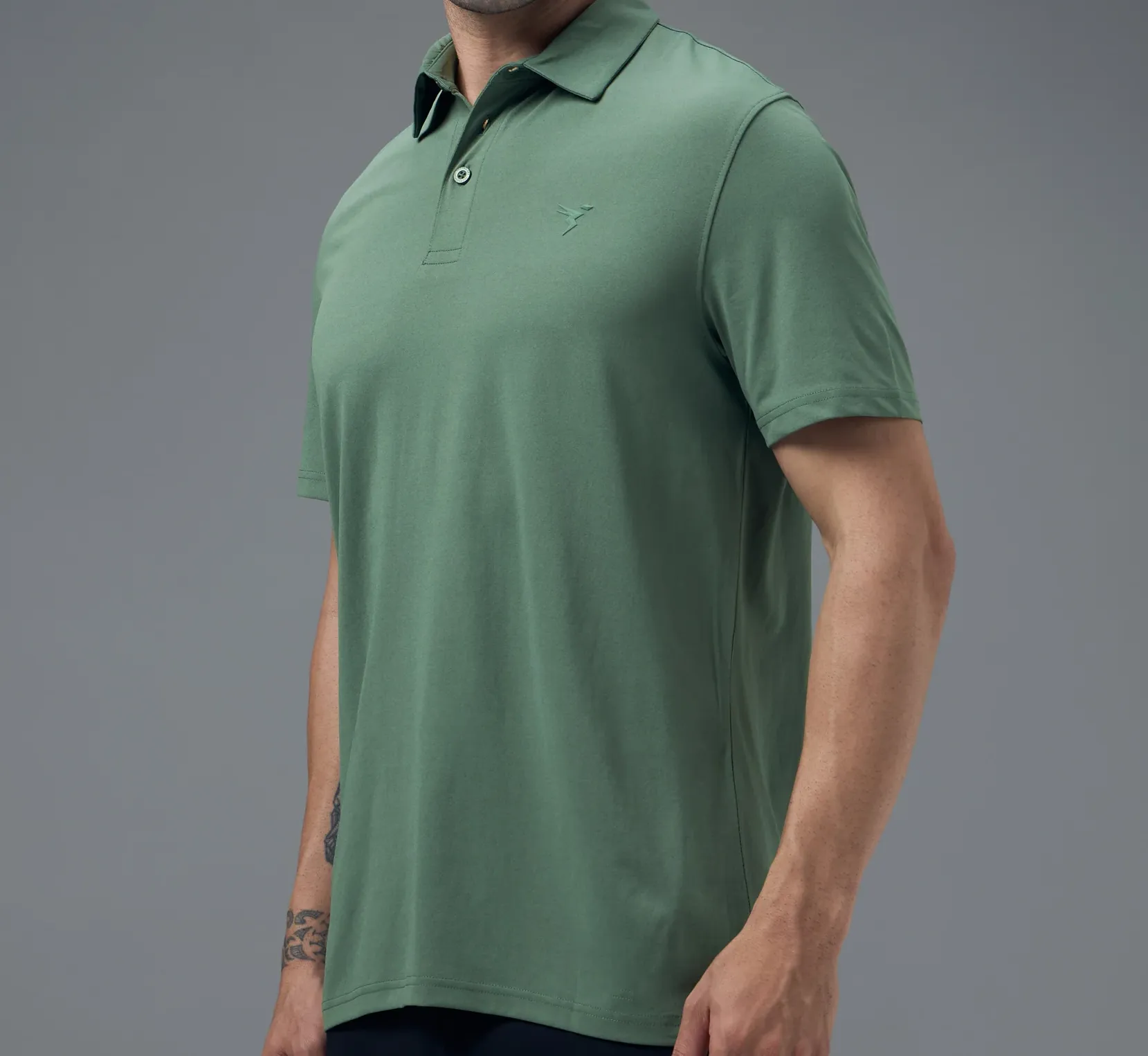 Men Solid Slim Fit Polo Myrtle T-shirt