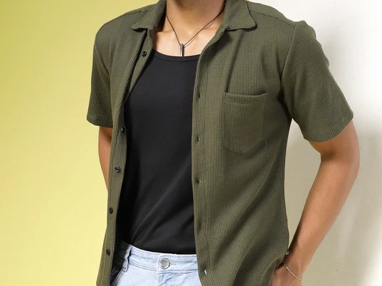 Solid Waffle Knit Cuban Collar Shirt